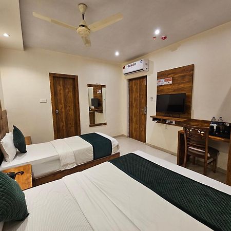 Hotel Bkc Garden - Near Us Embassy Bkc Мумбаи Экстерьер фото
