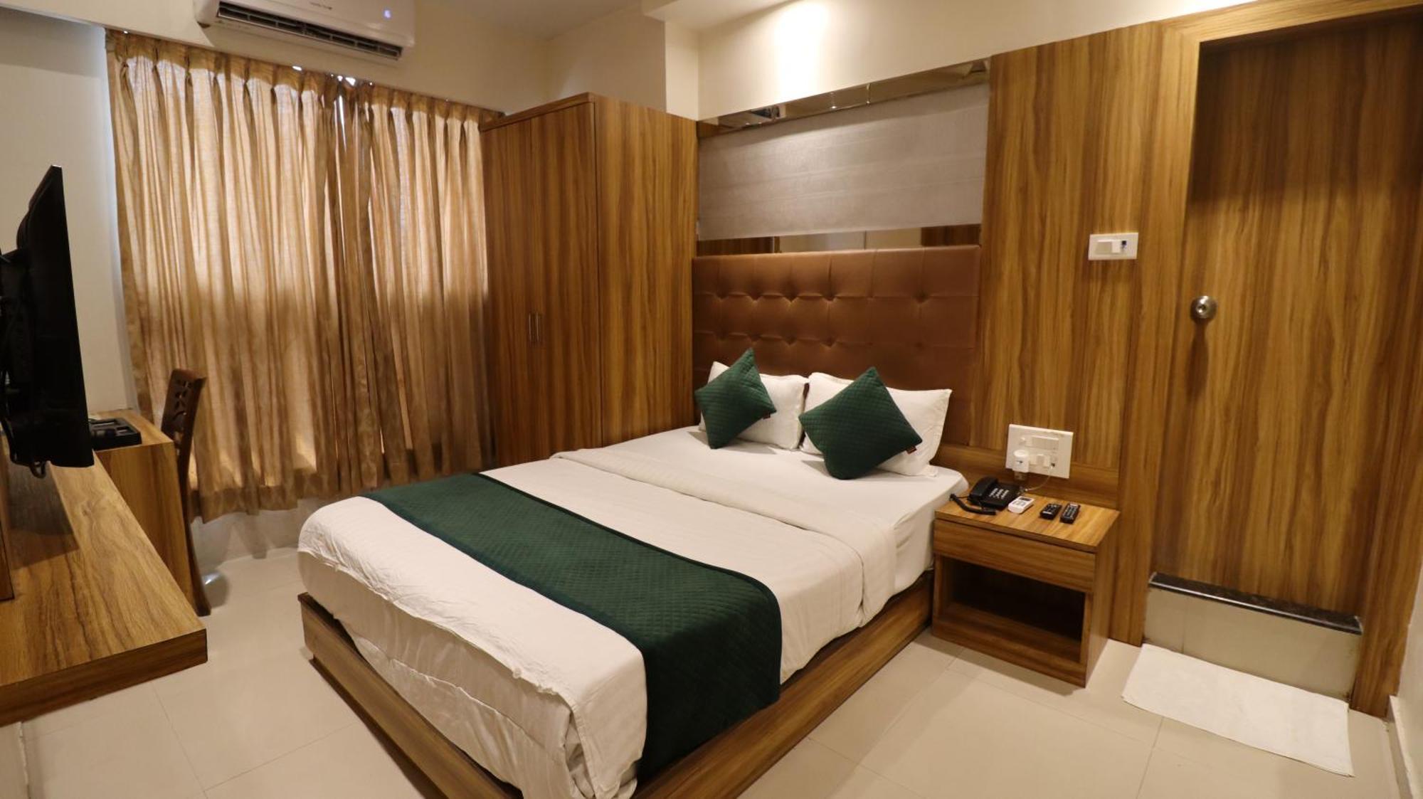 Hotel Bkc Garden - Near Us Embassy Bkc Мумбаи Экстерьер фото