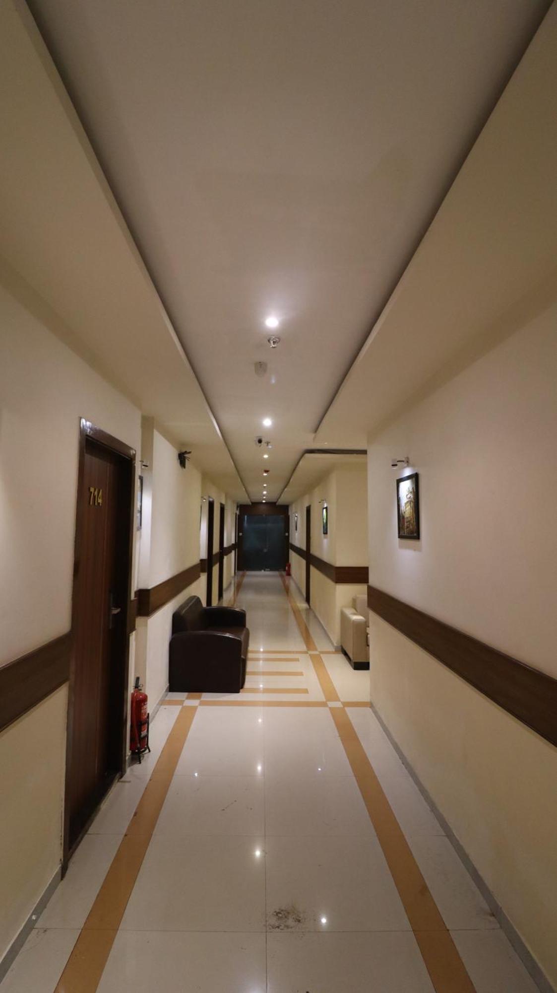 Hotel Bkc Garden - Near Us Embassy Bkc Мумбаи Экстерьер фото