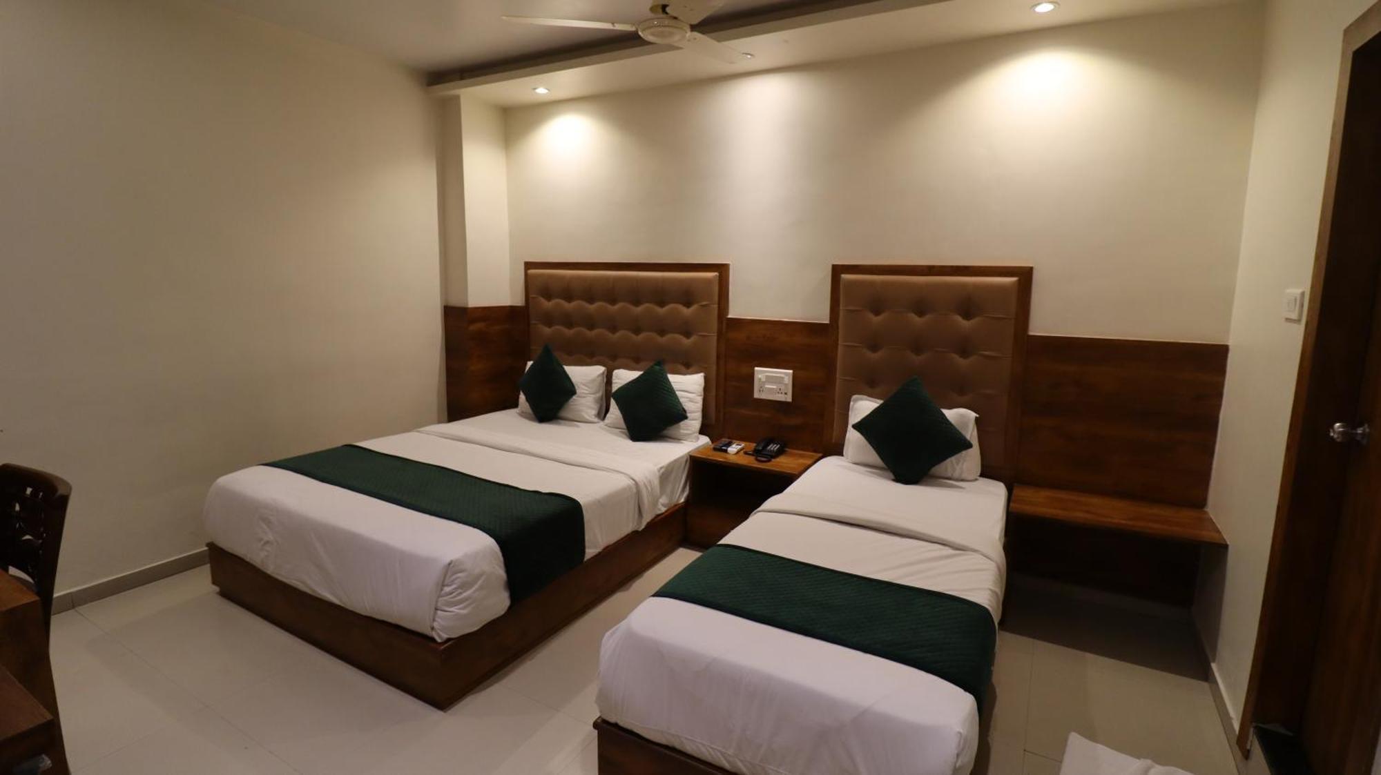 Hotel Bkc Garden - Near Us Embassy Bkc Мумбаи Экстерьер фото